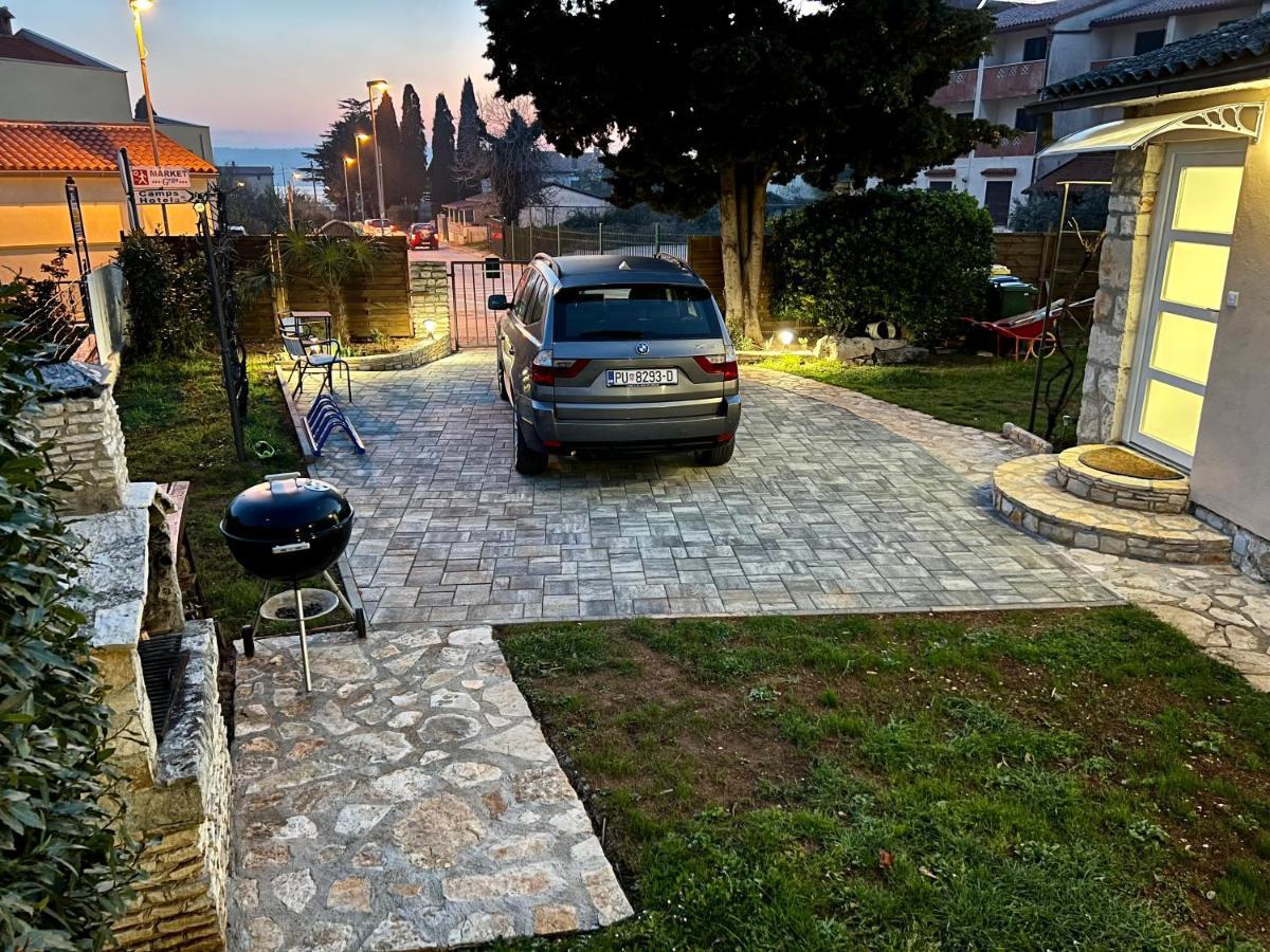 Holiday House "Laurus Garden" With Private Parking Medulin Ngoại thất bức ảnh