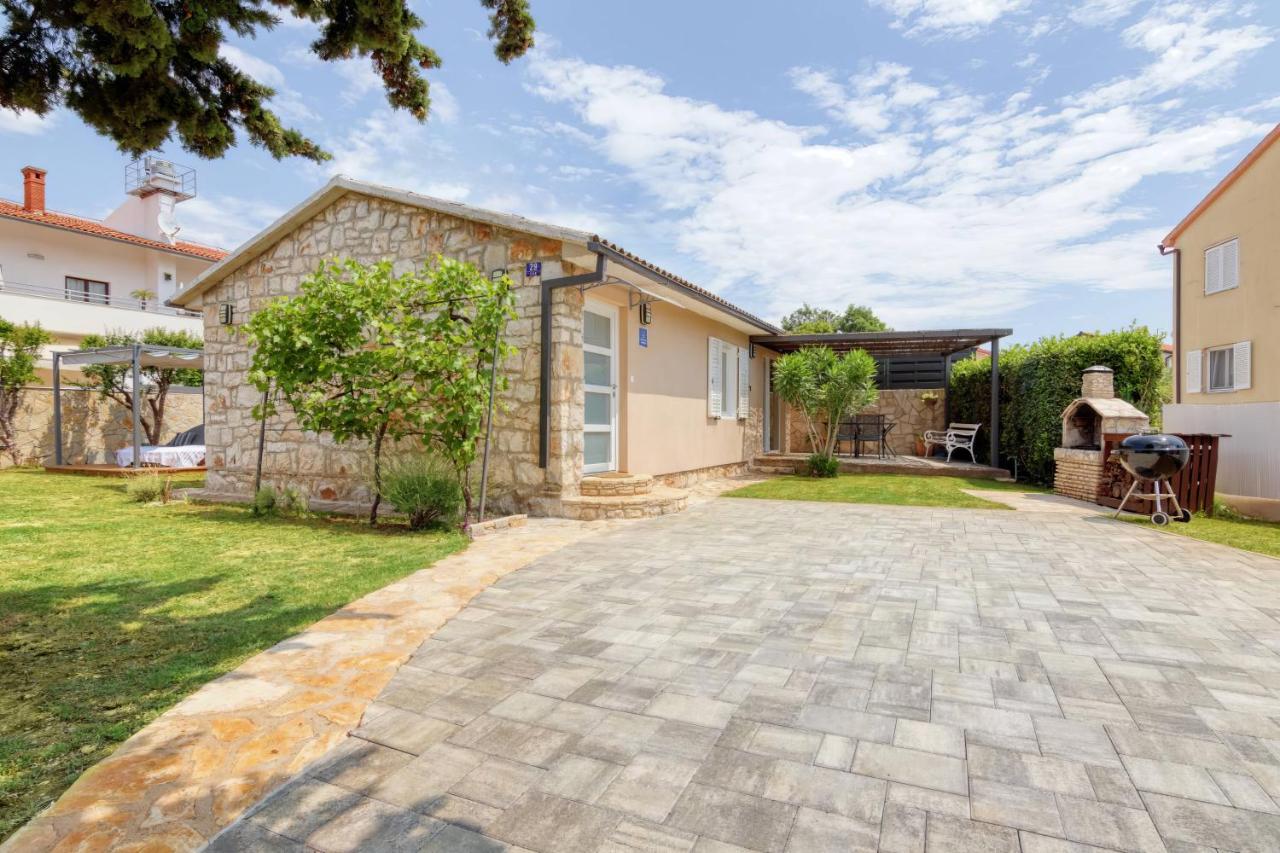 Holiday House "Laurus Garden" With Private Parking Medulin Ngoại thất bức ảnh