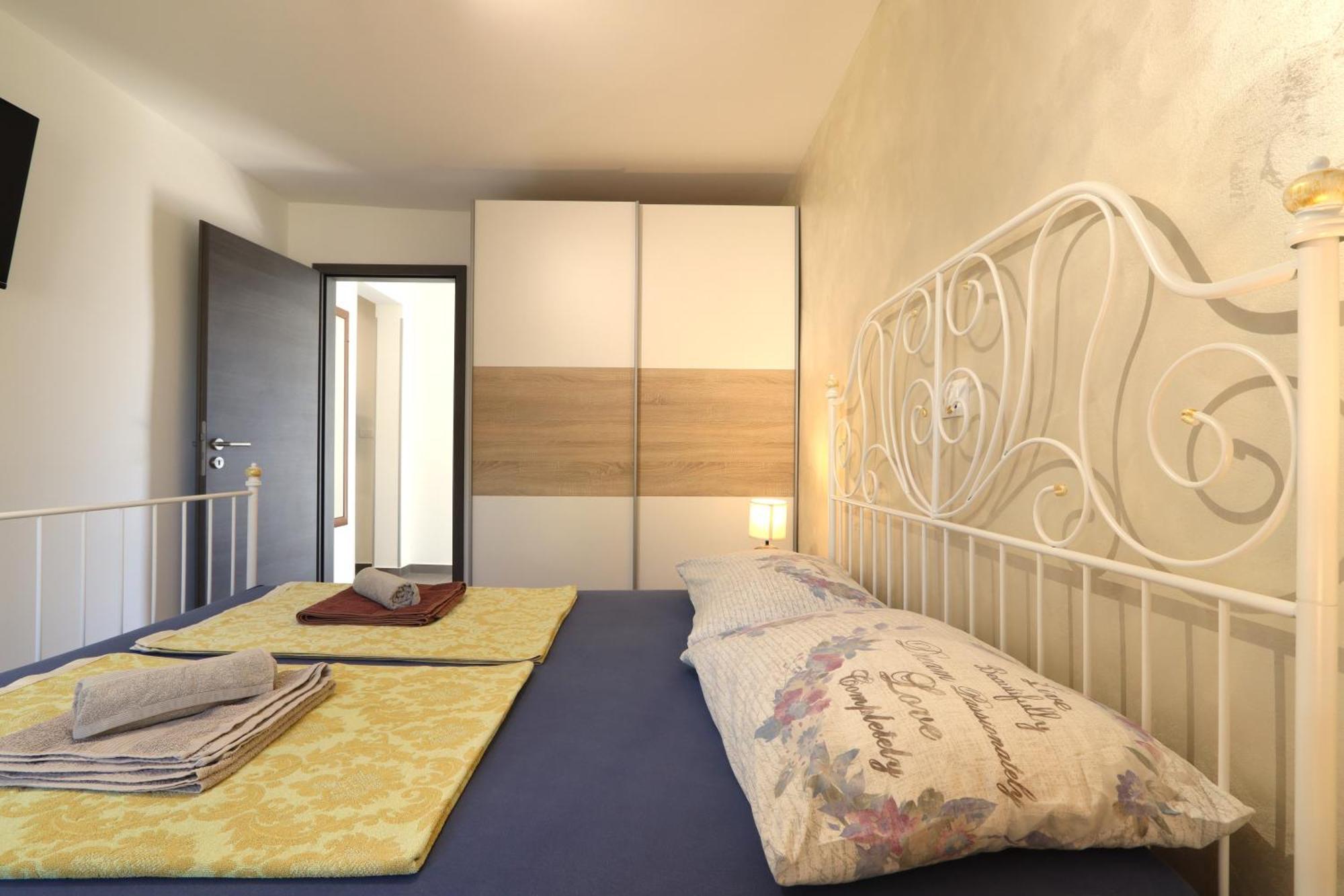 Holiday House "Laurus Garden" With Private Parking Medulin Ngoại thất bức ảnh